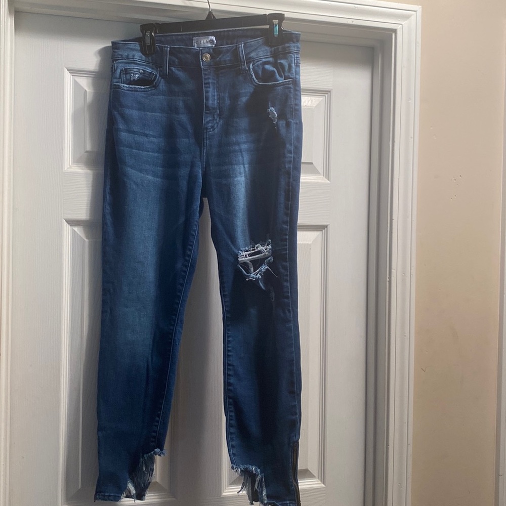 Women’s size 13 CLEO skinny jeans